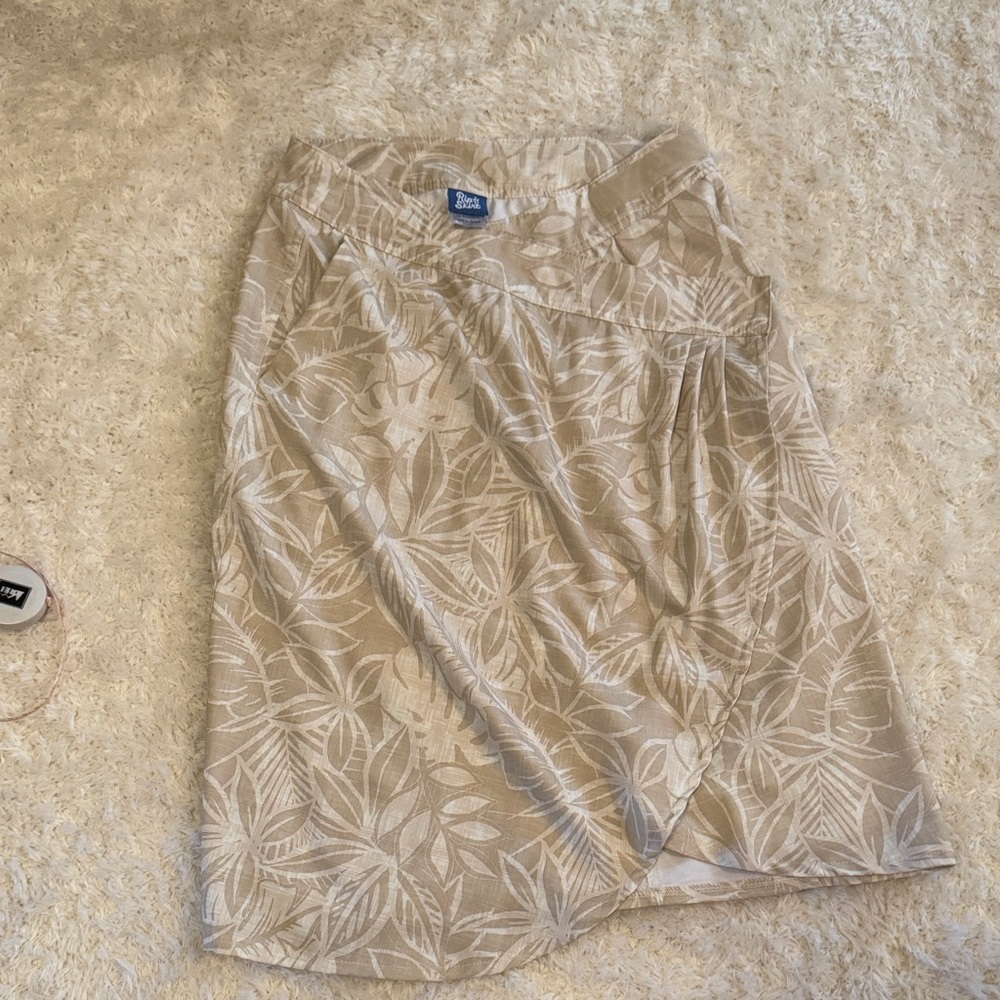 RipSkirt Beige Leaf Pattern Skirt